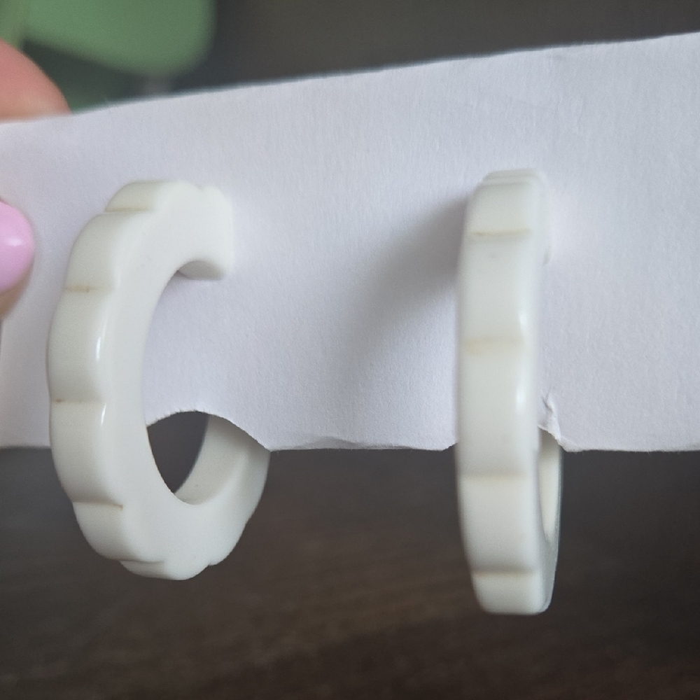 Vintage White Clip On Earrings